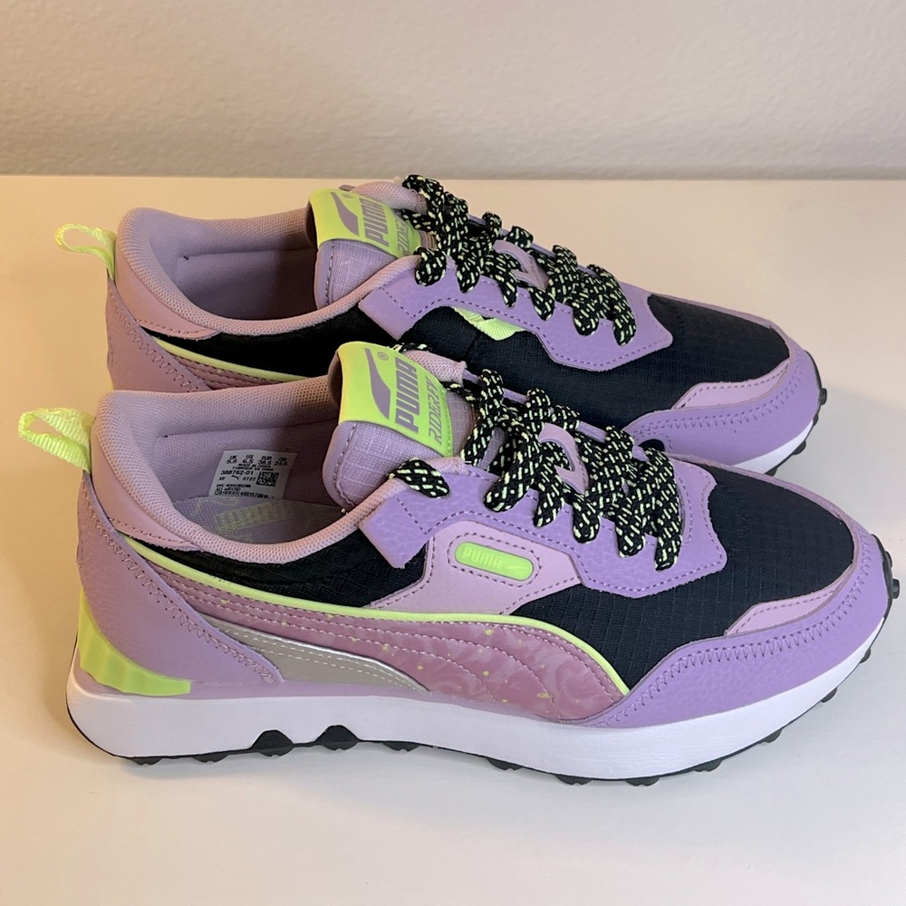 NWOT Puma Retro Running Shoe size W6.5
